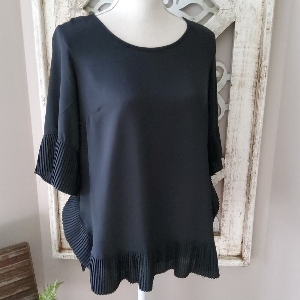 Relativity Women's Short Sleeve Pleated Ruffle Trim Top Blouse in Black